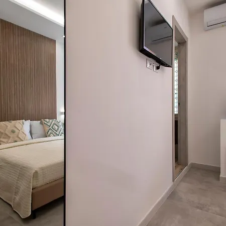 Sardinia Re - Parkside Apartman *