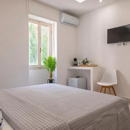 Sardinia Re - Parkside Apartman *